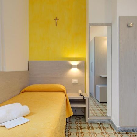Hotel Nella Rimini Exterior foto