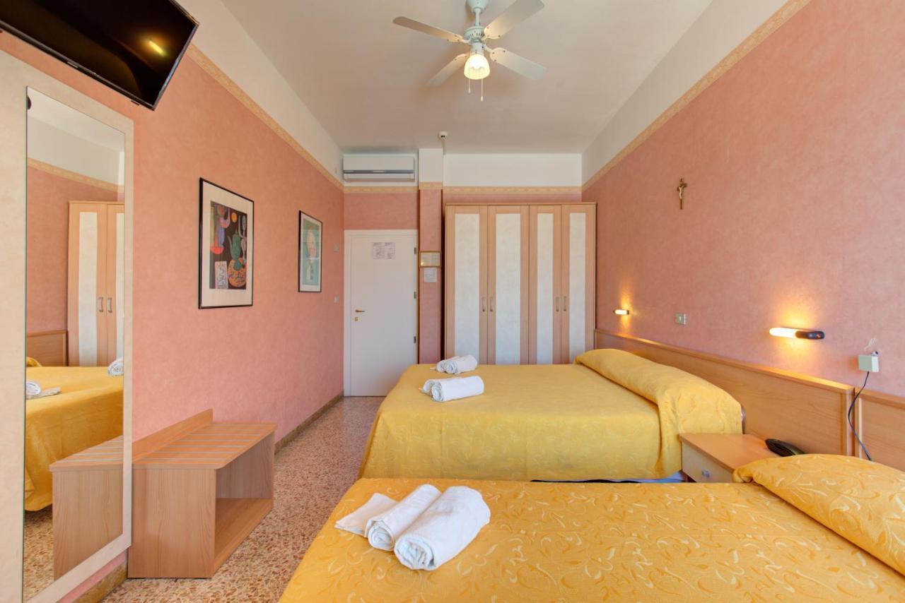 Hotel Nella Rimini Exterior foto